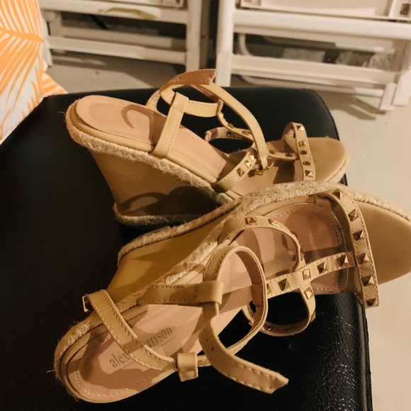 Shoes - Picture 10 of 11